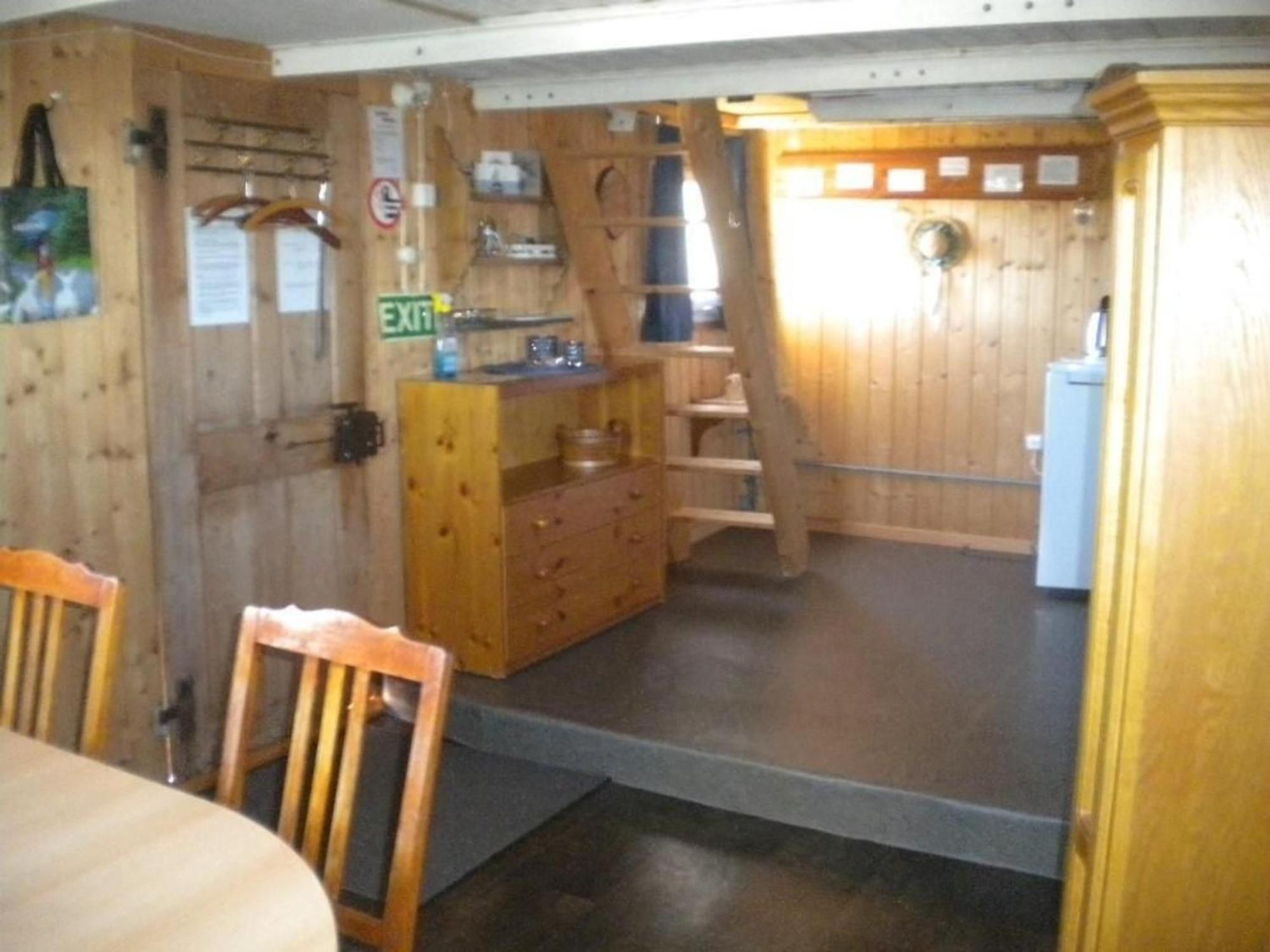 Bauernhof Fendrig - Neue Wohnung Haslen Exterior foto