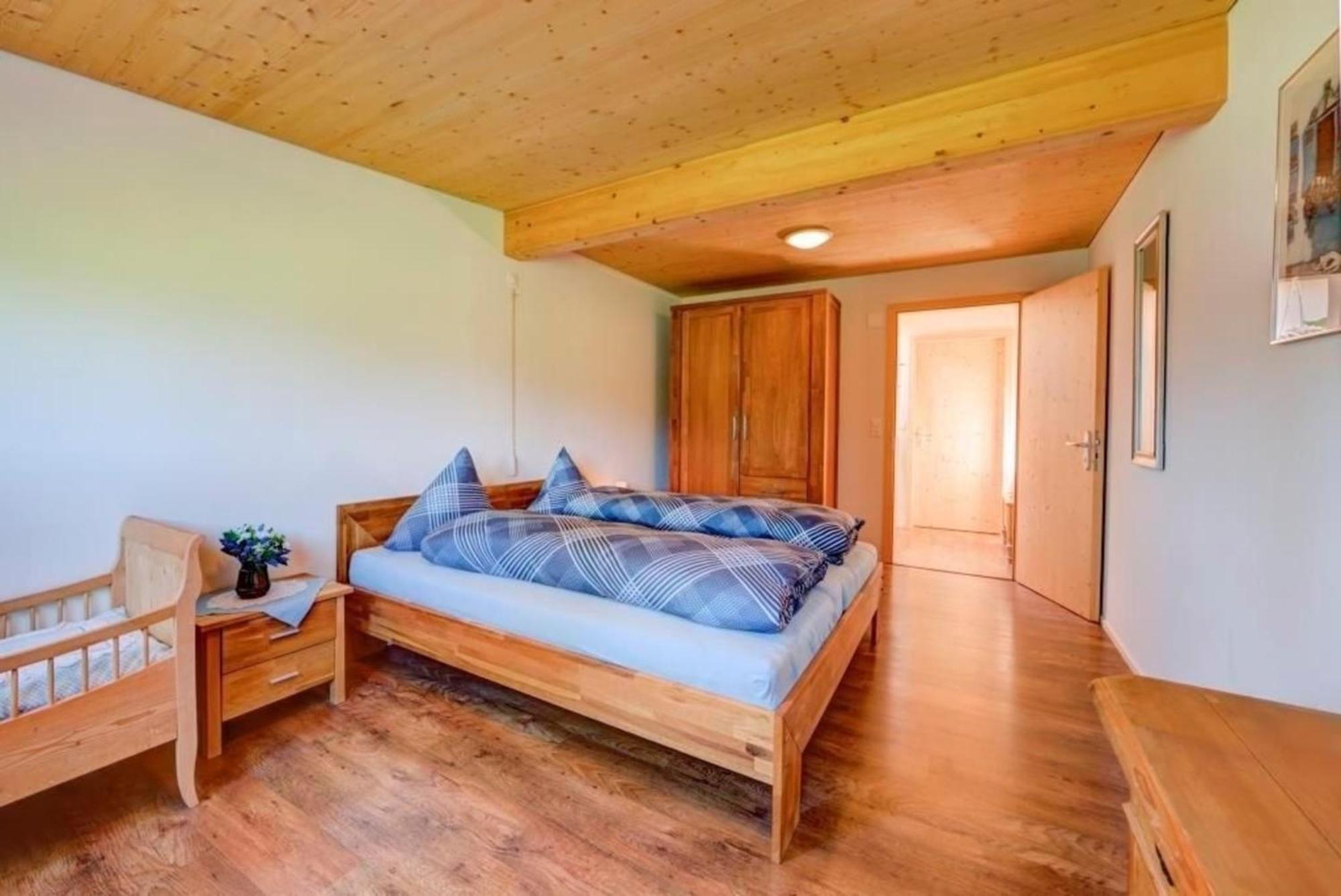 Bauernhof Fendrig - Neue Wohnung Haslen Exterior foto